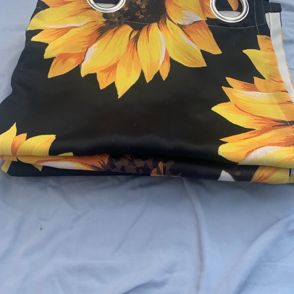 Sunflower curtains - Picture 2 of 3
